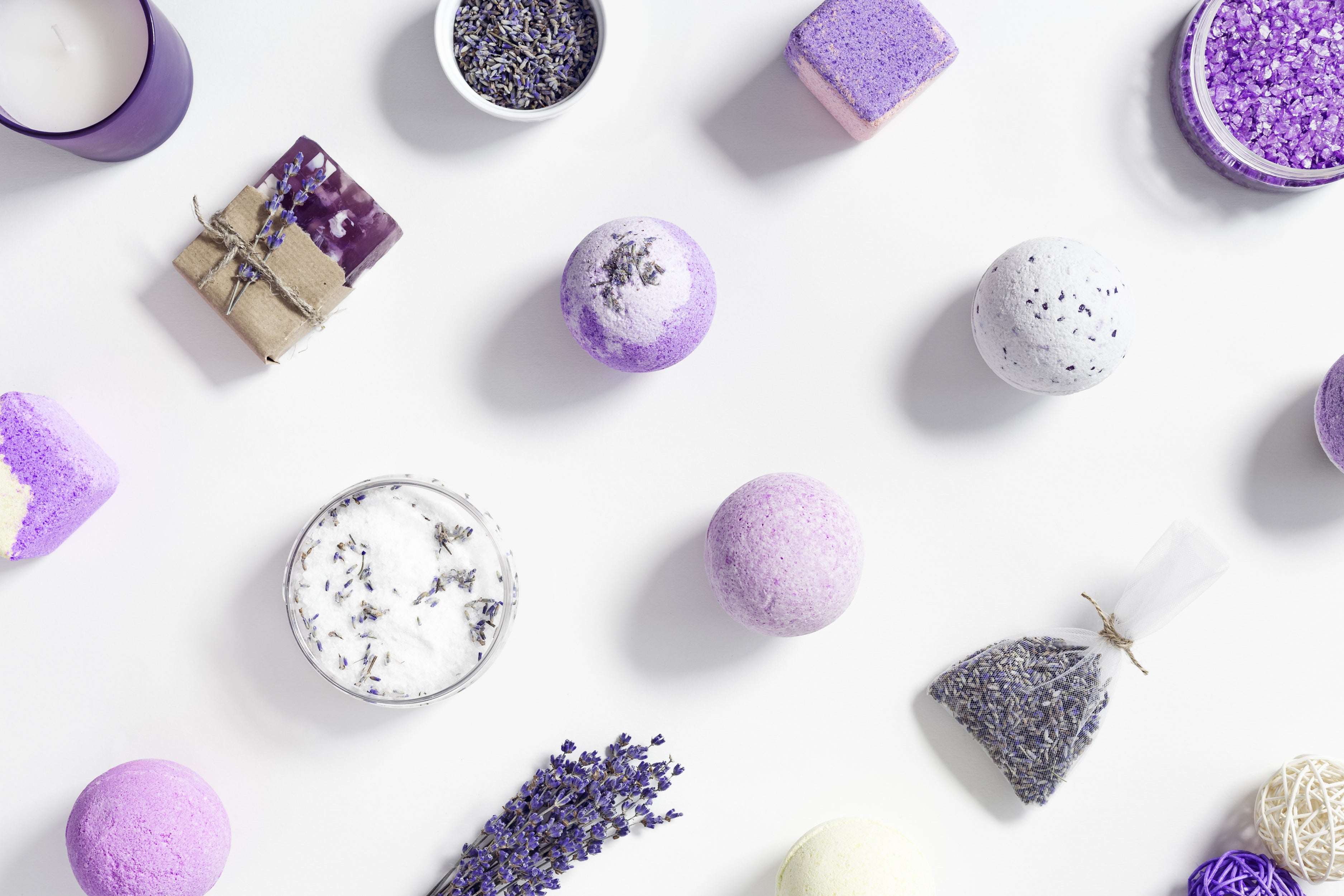 Bath Bombs with Dried Juniper Berry, Kaolin Clay, and Dried Lavender: The Ultimate Bath Experience